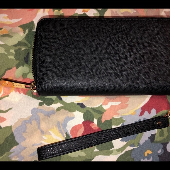 MICHAEL KORS Jet Set Travel Lg Smartphone Wristlet - Picture 2 of 5